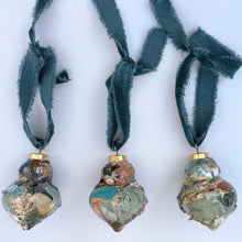 Load image into Gallery viewer, Palette Baubles